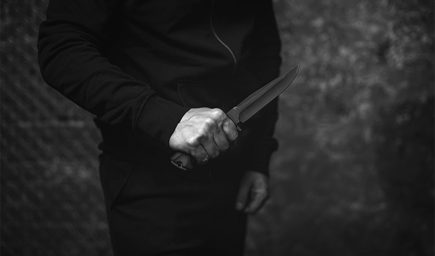אילוסטרציה של אדם עם סכיןyacobchuk1 depositphotos.com