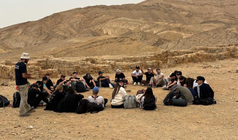 תלמידי אוסטרובסקי במסע ישראלי, צילום באדיבות התיכון